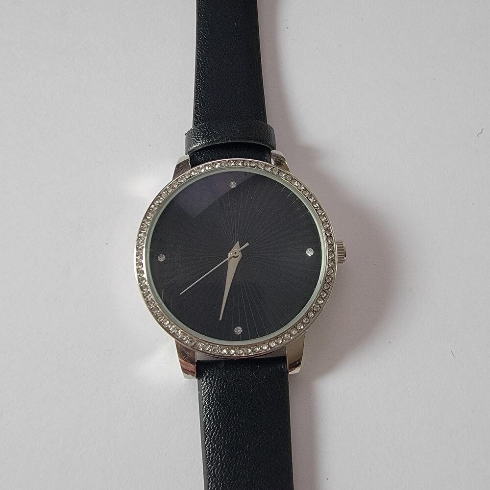 Croton Manhattan Watch Womens Black Dial Crystal Bezel Silver Tone Case Quartz